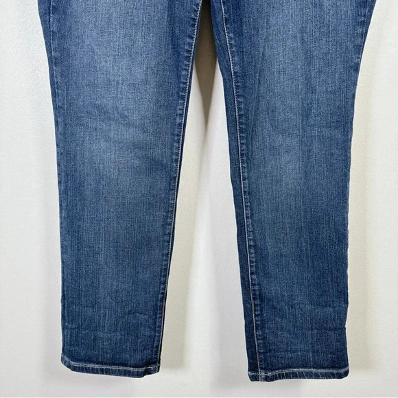 Torrid Boyfriend Straight Vintage  Stretch Mid-Rise Jean - Picture 7 of 14